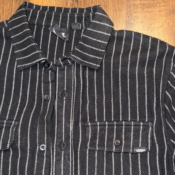 NWT Vans Men’s Black Pinstripe Button-Up Shirt Flannel (size Small) - Picture 5 of 7